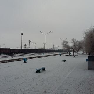White snow covers the train platform.