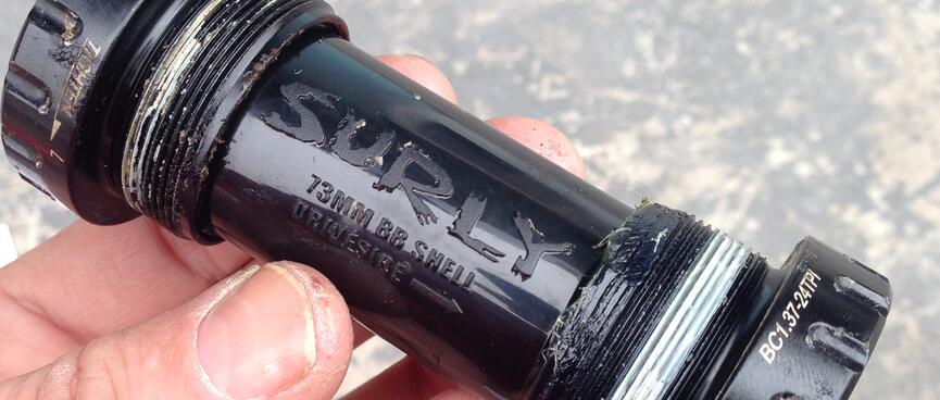 The damanged Surly bottom bracket.