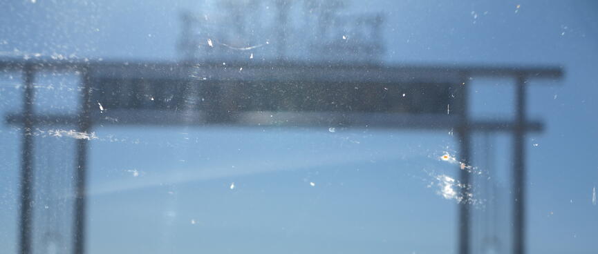 Unfocussed picture of a metal gate.