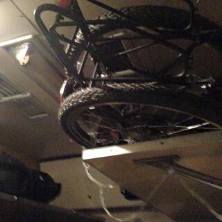 My bike doesnʼt really fit on a high shelf.