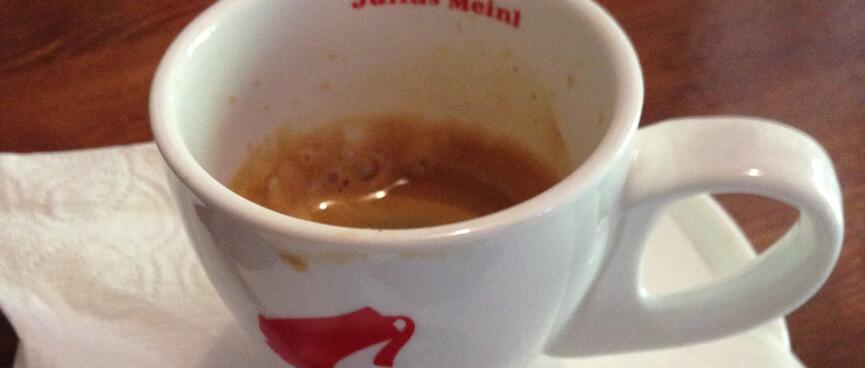A small espresso, with a good crema.